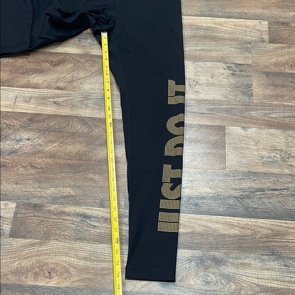 Nike Black and Gold Leggings for Active Comfort - Picture 8 of 14
